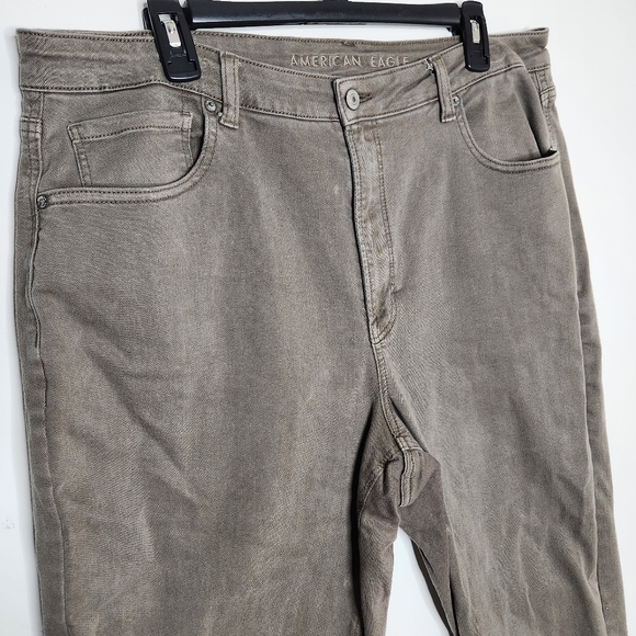 American Eagle AEO Stretch Solid Grey Wash Straight Leg Mom Jeans Plus Size 18 - Picture 2 of 5